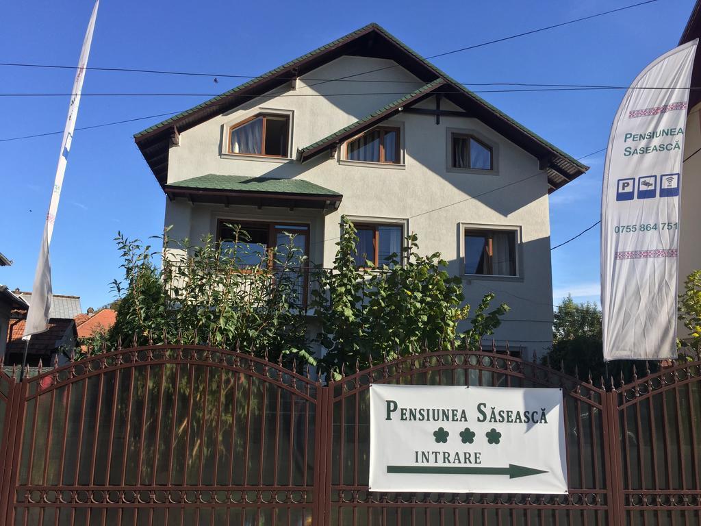 Pensiunea Saseasca Leresti Exterior photo